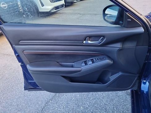 Used 2021 Nissan Altima 2.5 SR w/ SR Premium Package FWD image 14