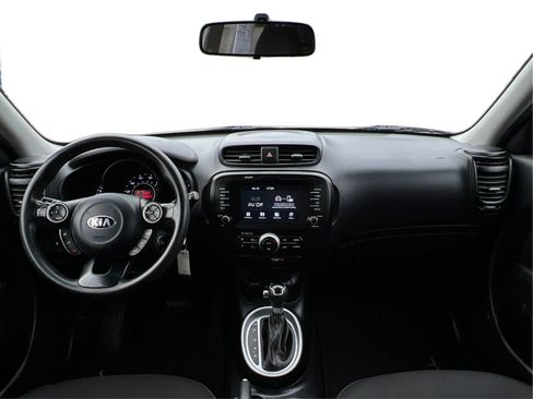 Used 2018 Kia Soul + FWD image 37