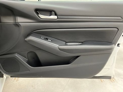 Used 2025 Nissan Altima 2.5 SV FWD image 26