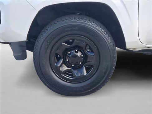 Used 2022 Toyota Tacoma SR5 RWD image 22
