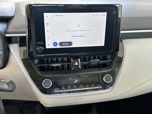 Used 2024 Toyota Corolla LE image 21