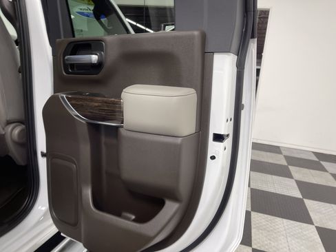 Used 2021 GMC Sierra 2500 SLE w/ SLE Value Package; AWD/4WD image 18