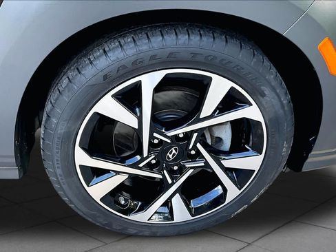 Used 2022 Hyundai Kona Limited AWD/4WD image 11
