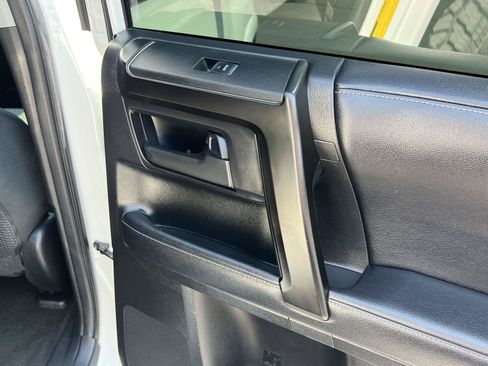 Used 2019 Toyota 4Runner SR5 AWD/4WD image 22