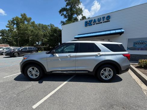 Used 2022 Ford Explorer XLT w/ Class IV Trailer Tow Package RWD image 1
