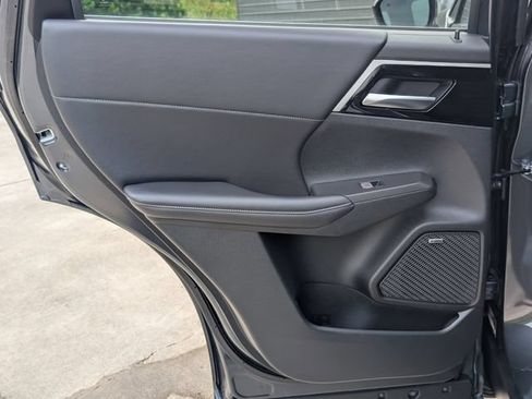 New 2026 Mitsubishi Outlander AWD image 24