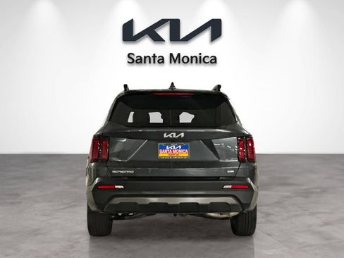 Certified 2023 Kia Sorento S AWD/4WD image 5