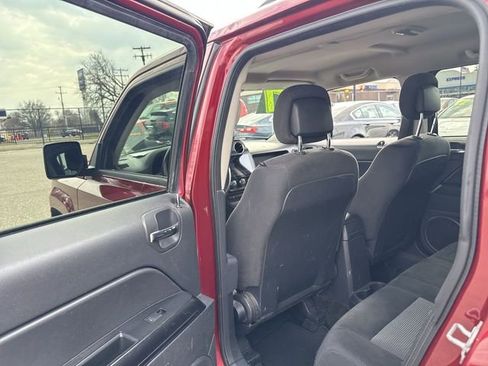 Used 2017 Jeep Patriot Sport w/ Power Value Group FWD image 13