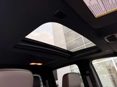 Used 2024 Chevrolet Colorado ZR2 w/ ZR2 Convenience Package III image 28