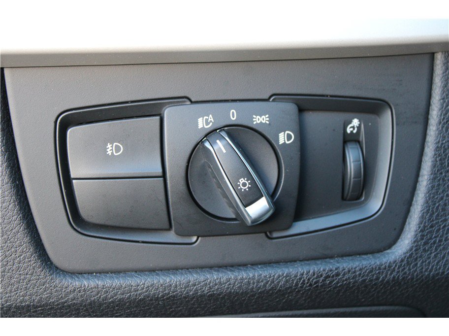 Used 2013 BMW 328i xDrive Sedan AWD/4WD image 16