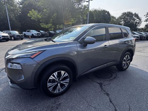 Used 2023 Nissan Rogue SV AWD/4WD image 3