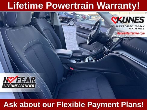 Used 2024 Jeep Grand Cherokee Laredo image 27