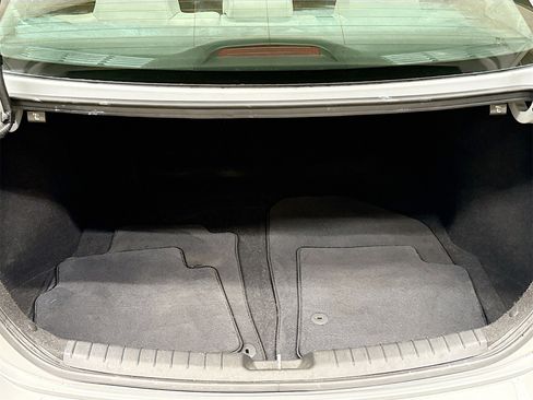 Used 2017 Hyundai Elantra SE image 24