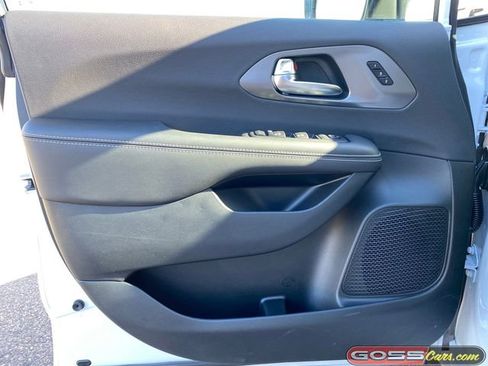 New 2026 Chrysler Pacifica Select image 22