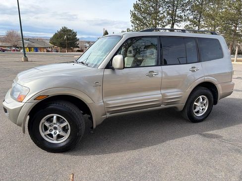 Used 2002 Mitsubishi Montero Limited image 3