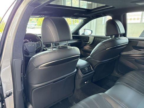 Used 2023 Lexus LS 500h AWD w/ Luxury Package image 28