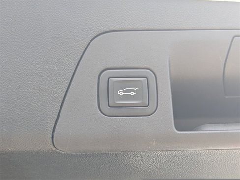 Used 2023 Buick Envision Essence w/ Sport Touring Package image 13