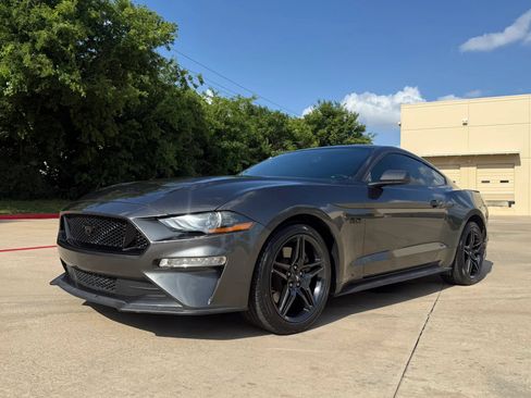 Used 2019 Ford Mustang GT w/ Black Accent Package RWD image 2