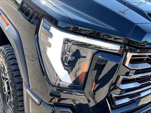 Used 2025 GMC Sierra 2500 AT4X AWD/4WD image 31