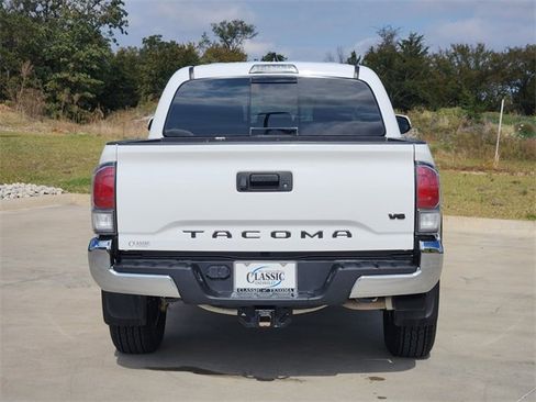 Used 2021 Toyota Tacoma TRD Off-Road image 7