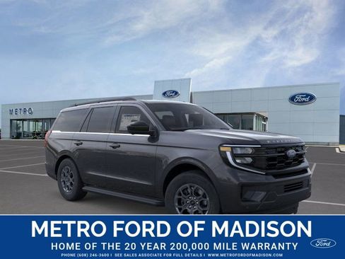 New 2025 Ford Expedition Active image 8