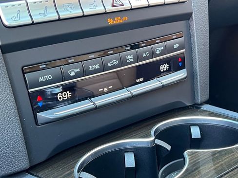 Used 2017 Mercedes-Benz E 400 4MATIC Coupe image 26