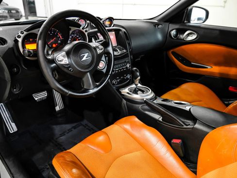 Used 2013 Nissan 370Z Touring image 18