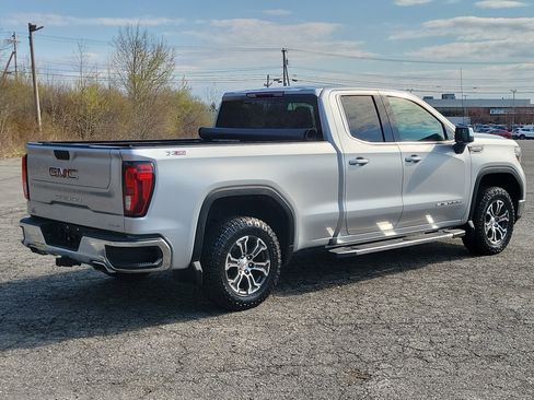 Used 2022 GMC Sierra 1500 SLE AWD/4WD image 5