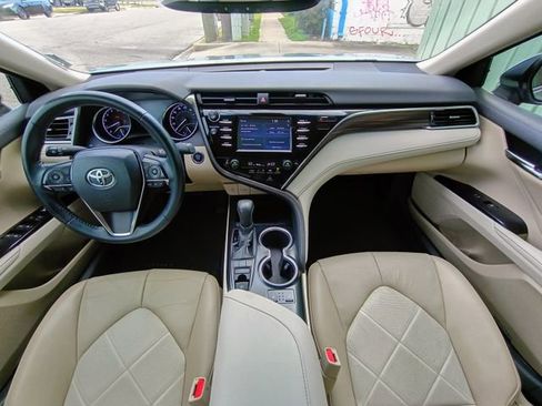 Used 2018 Toyota Camry XLE image 35
