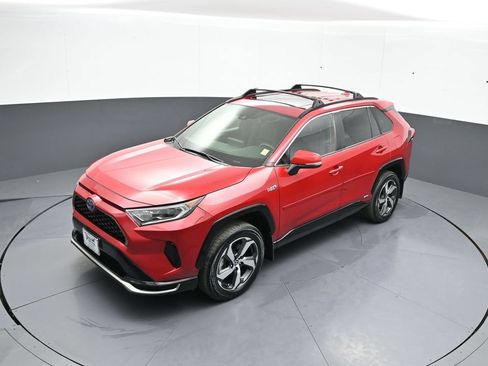 Used 2021 Toyota RAV4 SE w/ Weather & Moonroof Package AWD/4WD image 34