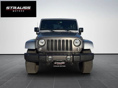 Used 2017 Jeep Wrangler Unlimited Sport AWD/4WD image 3
