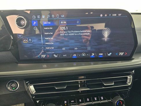 Used 2025 Chevrolet Traverse LT w/ Driver Confidence Package image 27