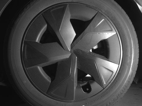 Used 2025 Toyota Prius LE FWD image 14