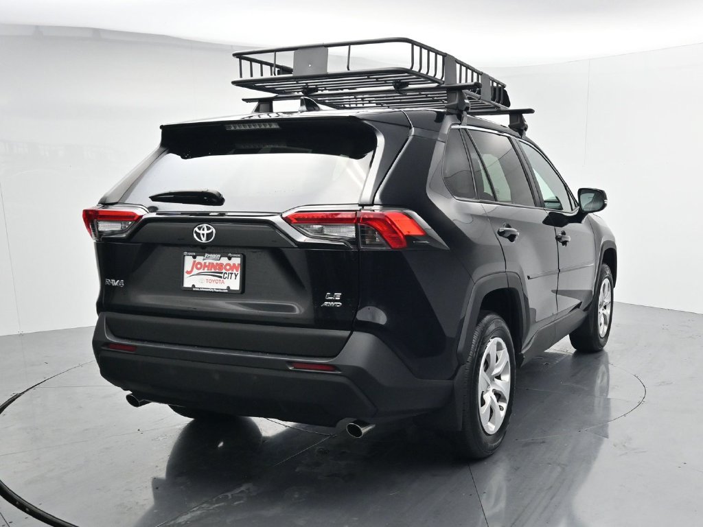 Used 2023 Toyota RAV4 LE AWD/4WD image 6