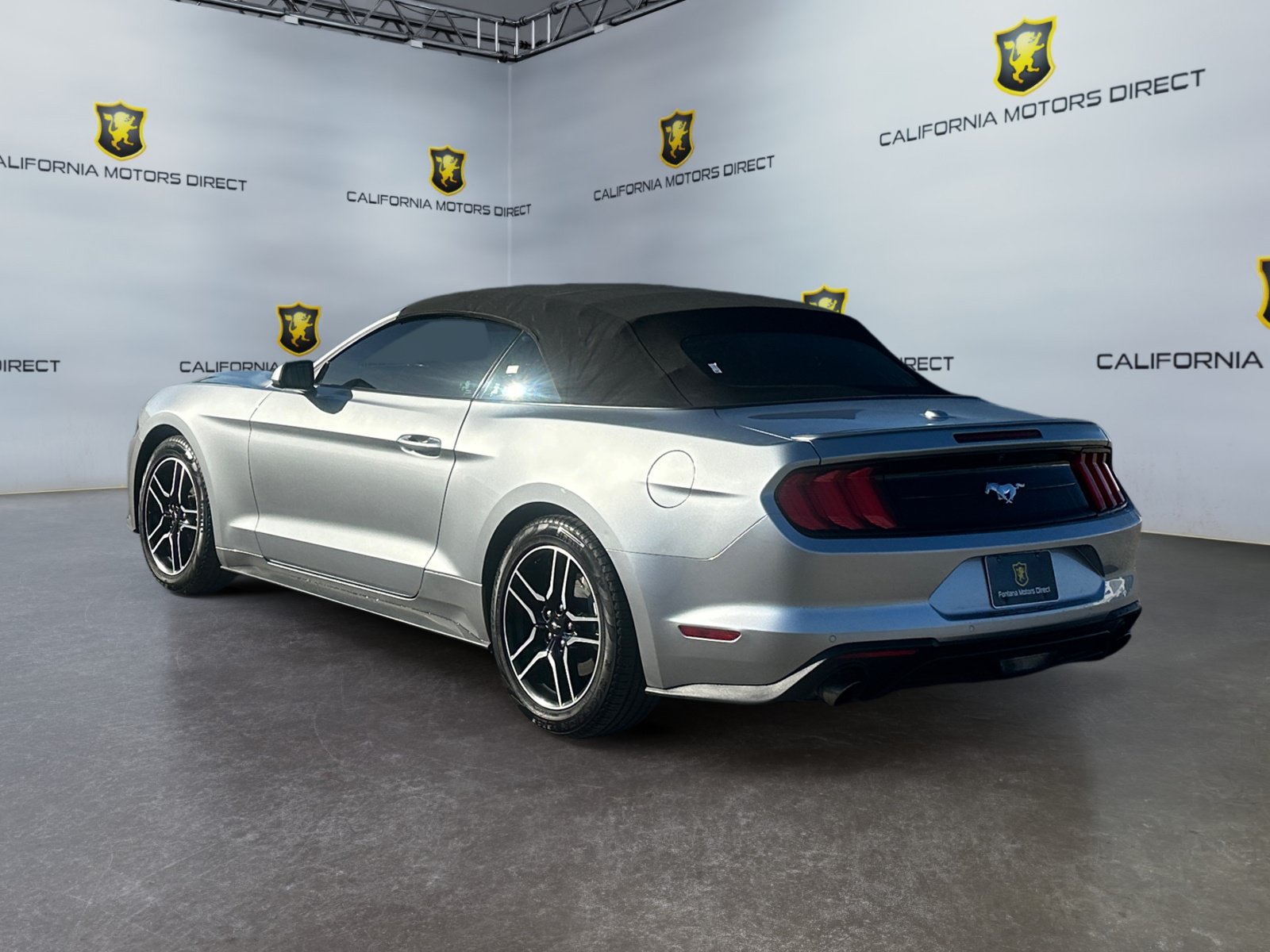 Used 2022 Ford Mustang Premium RWD image 3