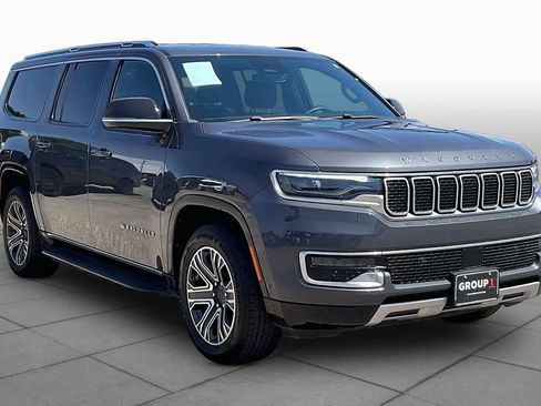 Used 2024 Jeep Wagoneer L Series II w/ Flexible Seating Group RWD image 3