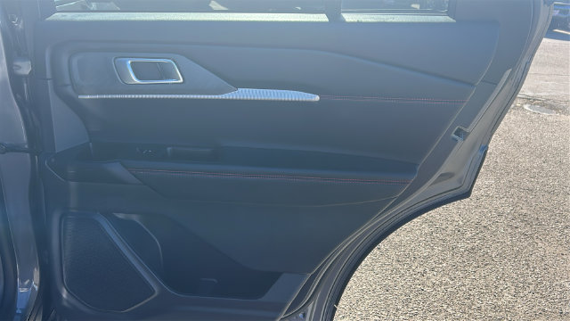 Certified 2025 Ford Explorer ST-Line AWD/4WD image 12