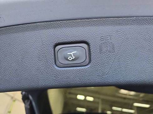 Used 2022 Ford Edge SEL w/ Convenience Package AWD/4WD image 16