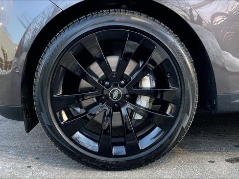 Used 2024 Land Rover Range Rover Sport SE image 10