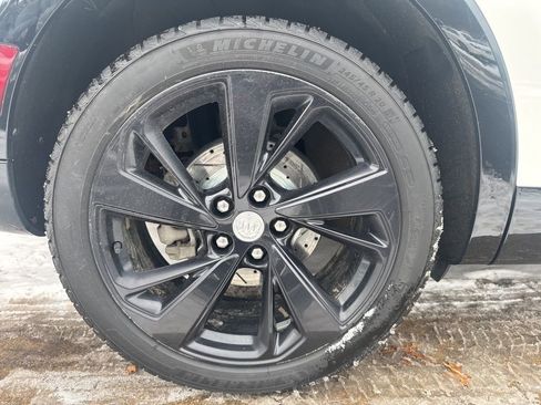 Used 2021 Buick Envision Essence w/ Sport Touring Package image 19