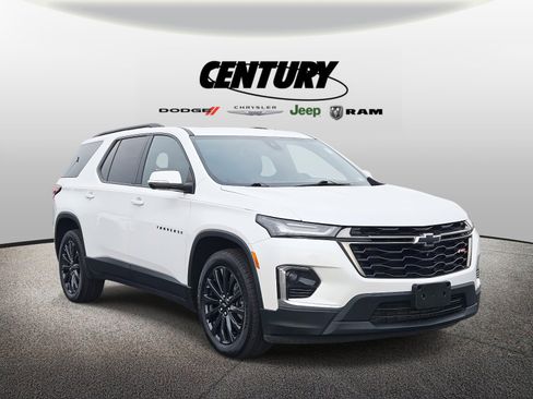 Used 2022 Chevrolet Traverse RS w/ LPO, Floor Liner Package image 1