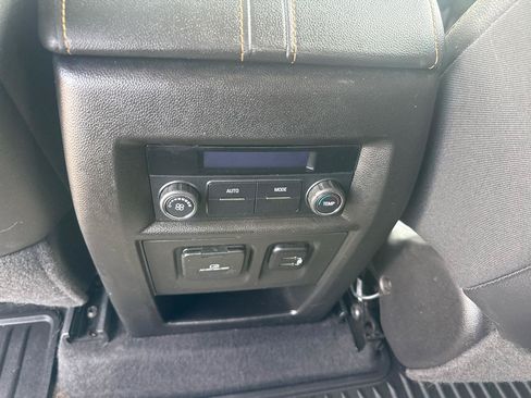 Used 2018 Chevrolet Traverse RS FWD image 24