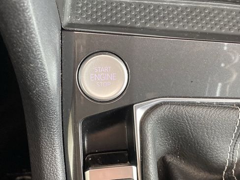 Certified 2023 Volkswagen Tiguan SE FWD image 14