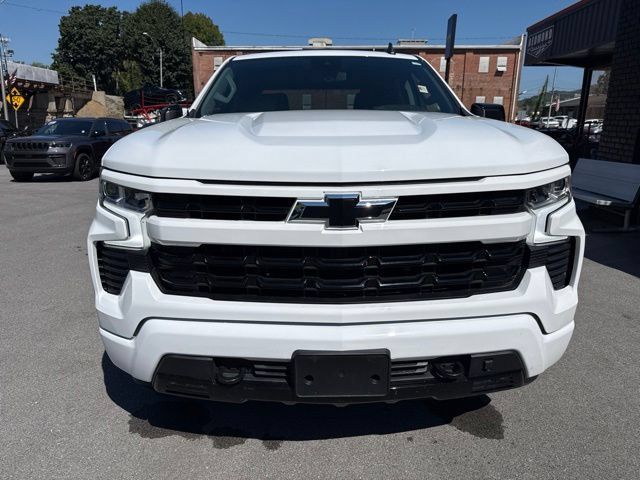 Used 2024 Chevrolet Silverado 1500 RST w/ Z71 Off-Road Package AWD/4WD image 4