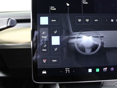 Used 2021 Tesla Model Y Long Range image 19