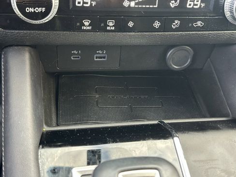 Used 2023 Mitsubishi Outlander SE image 26