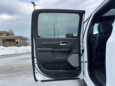 New 2026 RAM 1500 Laramie AWD/4WD image 9