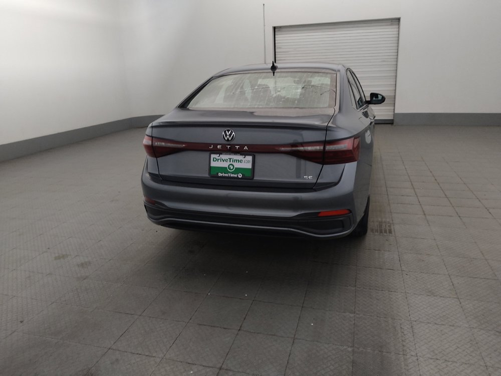 Used 2025 Volkswagen Jetta SE FWD image 7