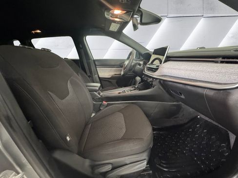 Used 2023 Jeep Compass Sport image 13