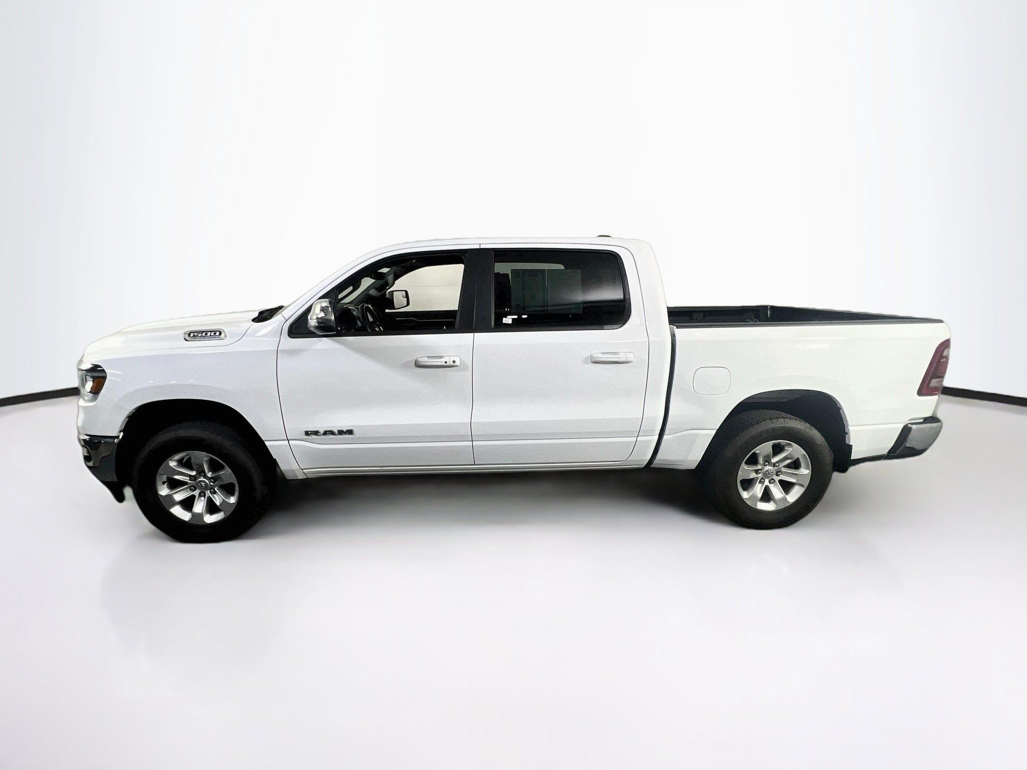 Used 2023 RAM 1500 Laramie AWD/4WD image 8